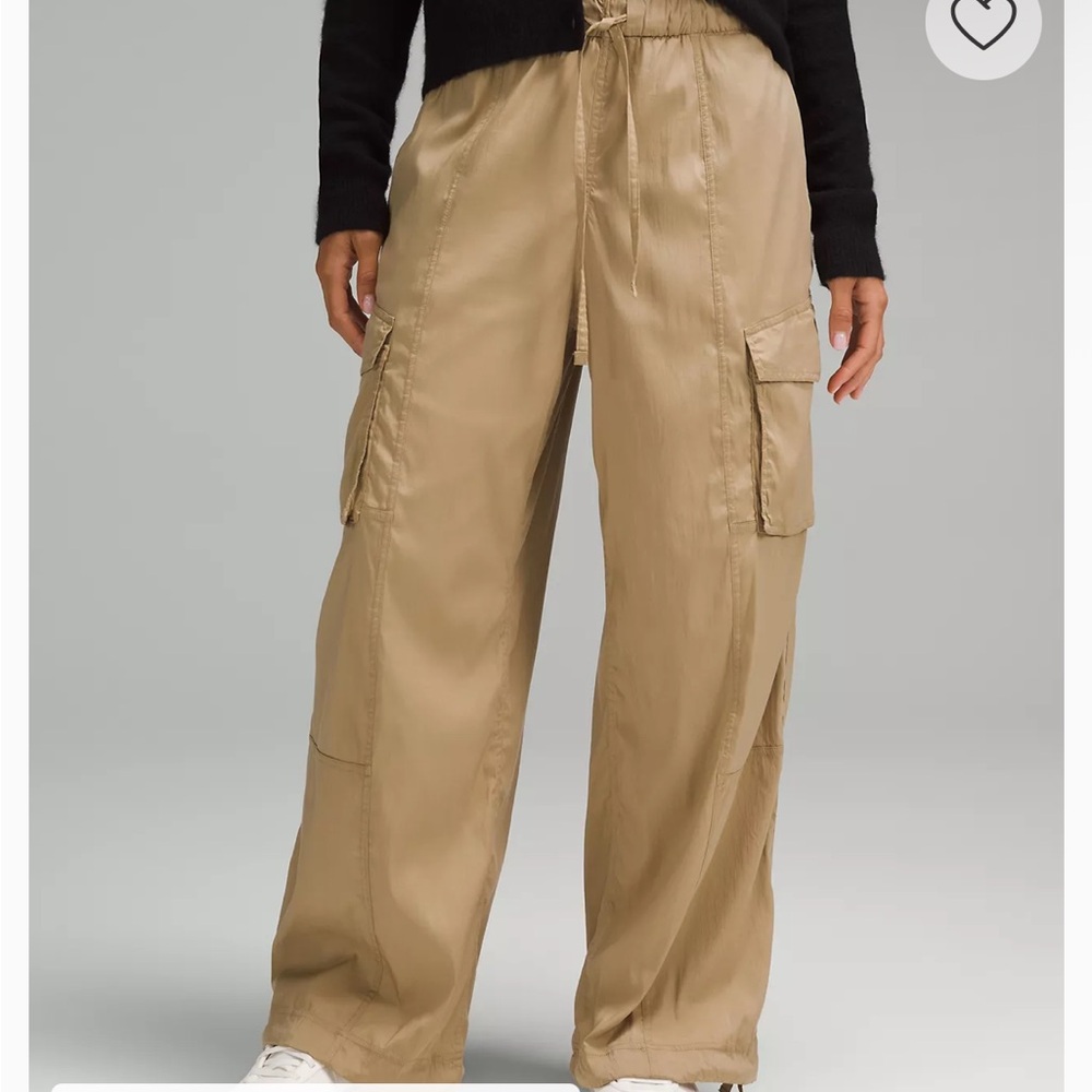Lululemon Lightweight Adjustable Mid-Rise Cargo Pant XXS